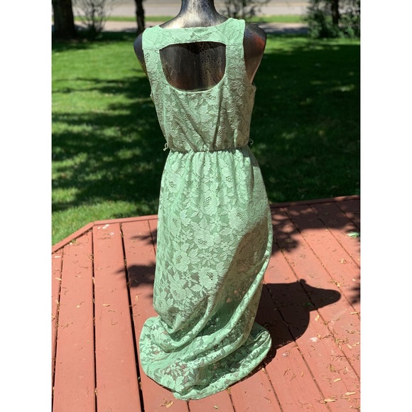 Lace Maxi Dress - Picture 3 of 4